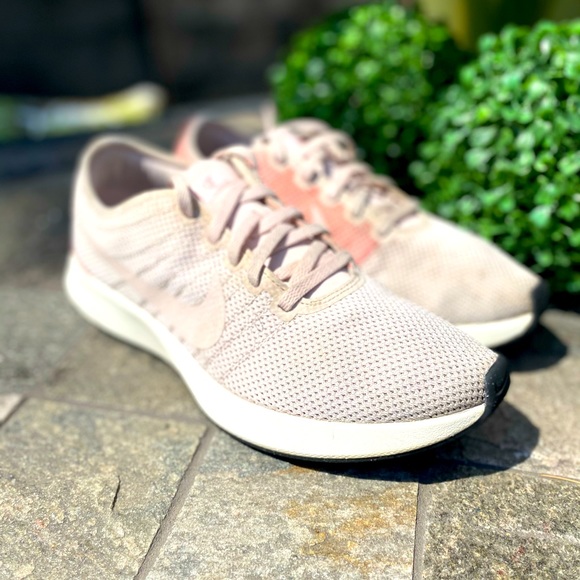 🏃🏼♀️🔥 Nike Womens Dualtone Racer Pink SZ 9.5 - Picture 3 of 9